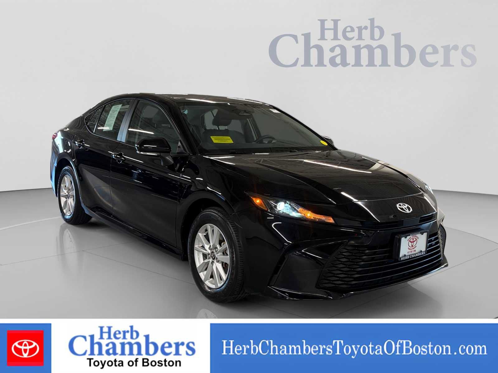 Used 2025 Toyota Camry LE AWD/4WD image 11