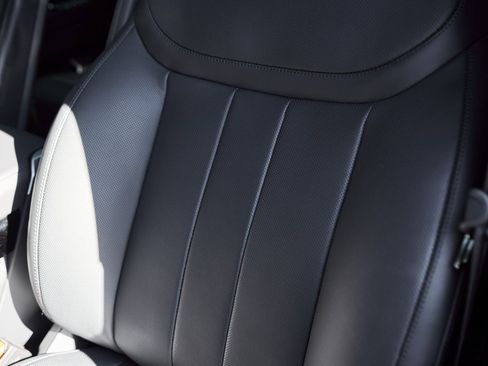 Used 2025 Land Rover Range Rover Long Wheelbase Autobiography image 44