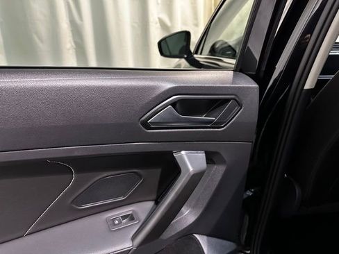 Used 2022 Volkswagen Tiguan SE image 26