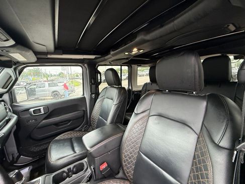 Used 2021 Jeep Wrangler Unlimited Sahara AWD/4WD image 13
