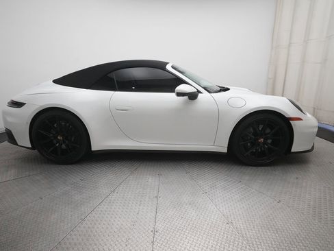 Used 2025 Porsche 911 Carrera RWD image 4