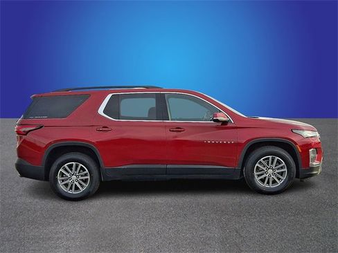 Used 2023 Chevrolet Traverse LT image 4