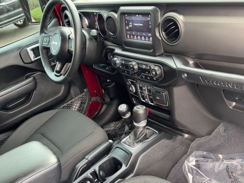 Used 2022 Jeep Wrangler Unlimited Sport image 11