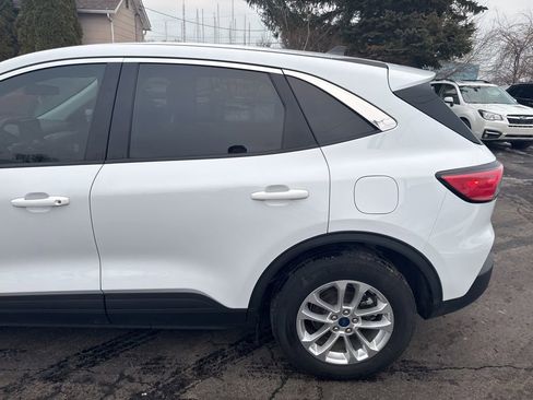 Used 2022 Ford Escape SE image 45