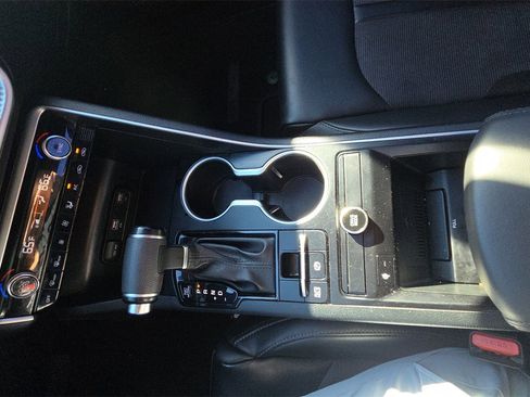 Used 2022 Kia K5 GT-Line image 32