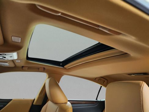 New 2025 Lexus ES 350 w/ Premium Package image 18