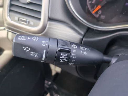 Used 2019 Jeep Grand Cherokee Limited w/ Luxury Group II AWD/4WD image 28