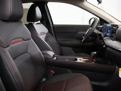 New 2026 Nissan Kicks SR AWD/4WD image 26