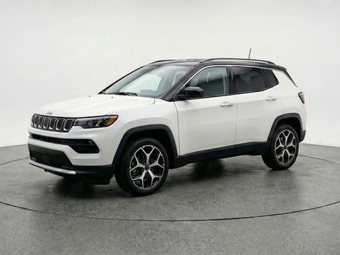 Used 2025 Jeep Compass Limited AWD/4WD image 3