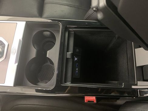 Used 2020 Land Rover Range Rover Evoque SE image 29