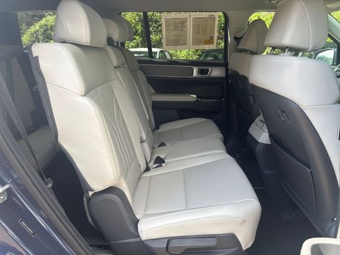 Used 2025 Hyundai Santa Fe SEL AWD/4WD image 40