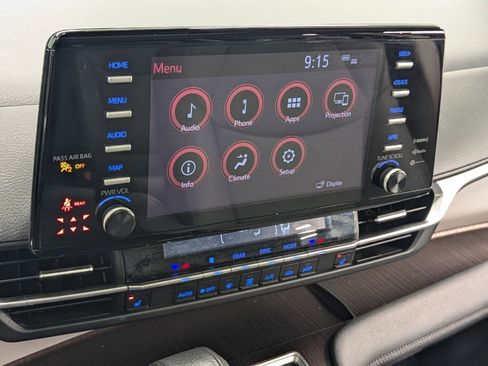 Used 2023 Toyota Sienna XLE image 24