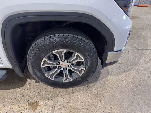 Used 2023 GMC Sierra 1500 SLE image 29