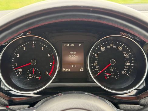 Used 2017 Volkswagen Jetta GLI FWD image 17