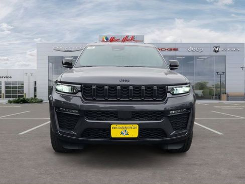 New 2026 Jeep Grand Cherokee L Limited w/ Limited Altitude Package AWD/4WD image 8