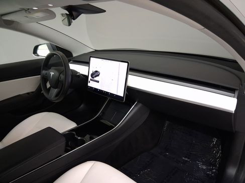 Used 2020 Tesla Model 3 Long Range image 33