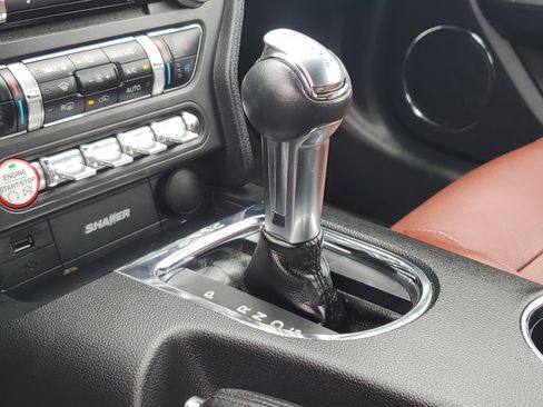 Used 2016 Ford Mustang Premium image 31