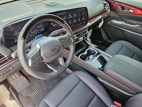 New 2026 Chevrolet Traverse Z71 w/ Enhanced Driving Package AWD/4WD image 3