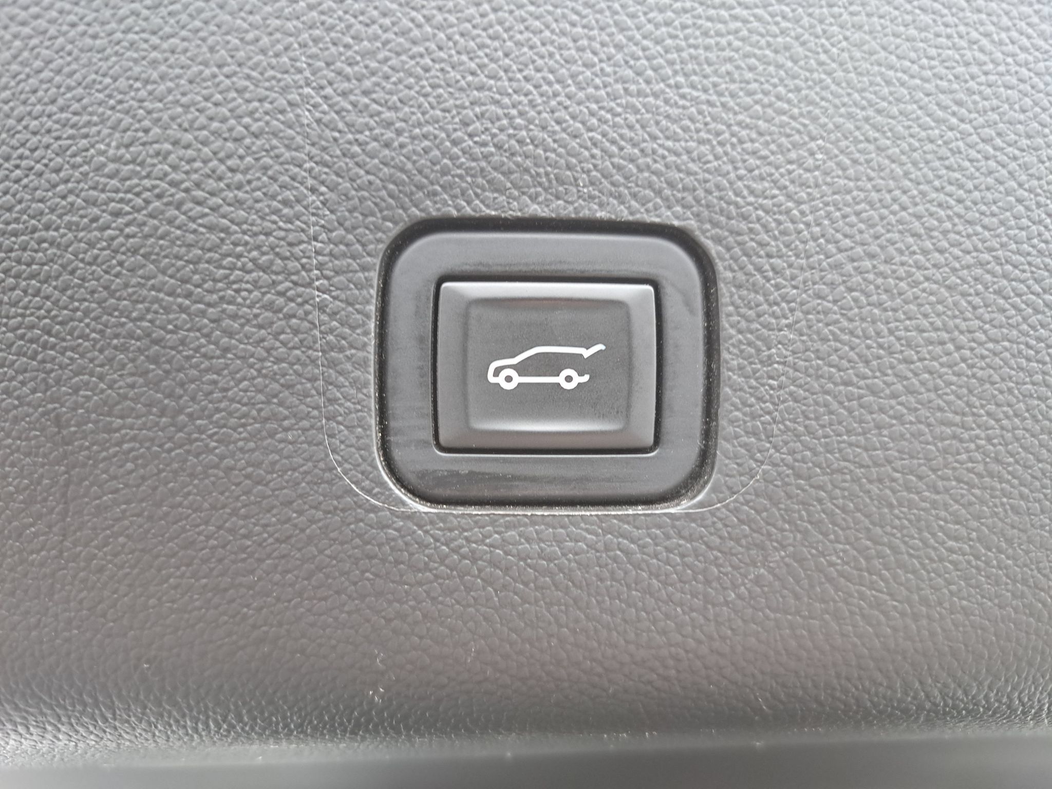 Used 2020 Chevrolet Traverse LT w/ LT Premium Package AWD/4WD image 15