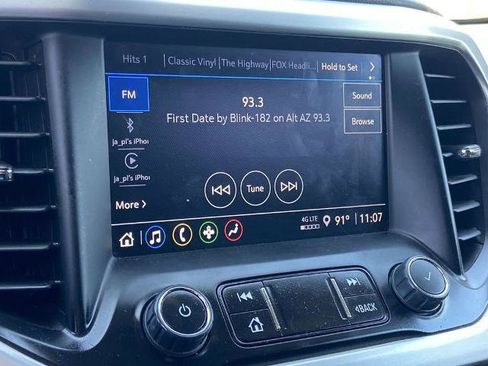 Used 2023 GMC Acadia SLE w/ Driver Convenience Package FWD image 9