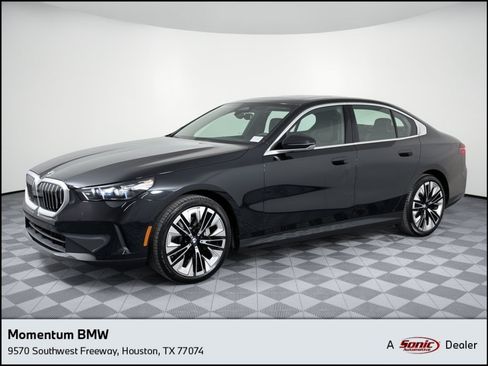 Used 2026 BMW 530i RWD image 1