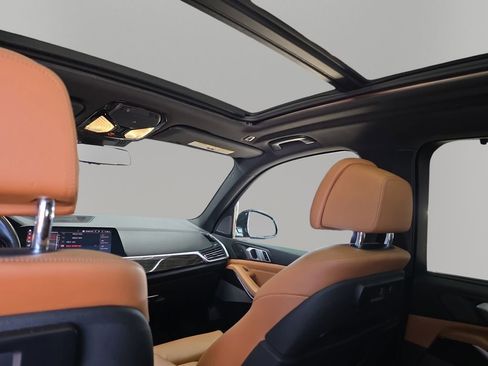 Used 2019 BMW X5 xDrive50i w/ M Sport Package AWD/4WD image 19