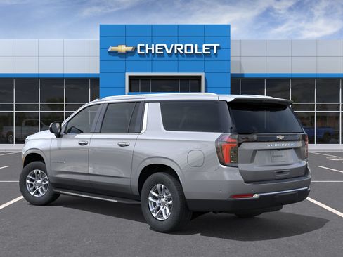 New 2026 Chevrolet Suburban LT AWD/4WD image 3