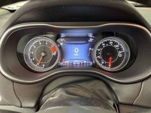 Used 2022 Jeep Cherokee Trailhawk w/ Comfort/Convenience Group AWD/4WD image 24