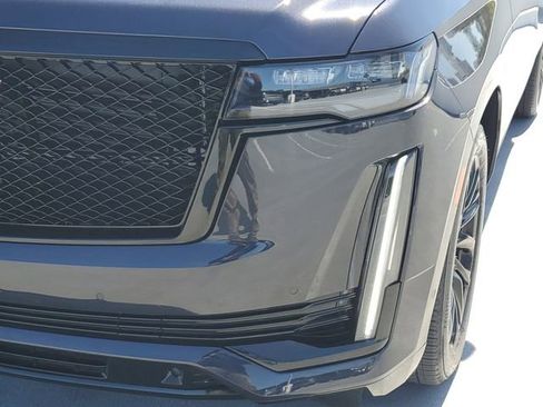Certified 2023 Cadillac Escalade ESV Sport Platinum w/ LPO, ONYX Package AWD/4WD image 10