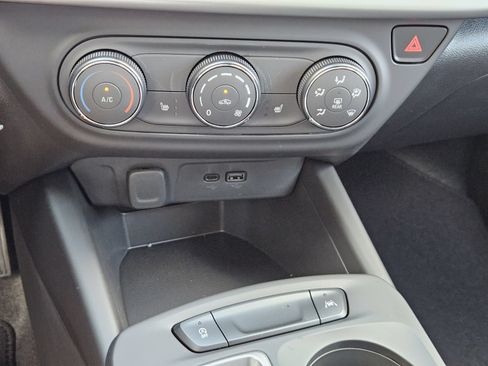 New 2026 Chevrolet Trax LS w/ LS Convenience Package FWD image 20