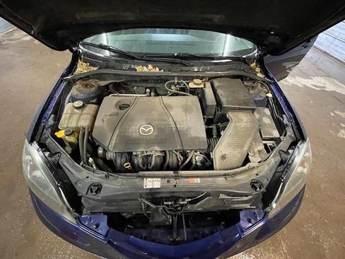 Used 2004 MAZDA MAZDA3 s w/ Moonroof & 6-CD Pkg image 43