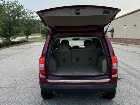 Used 2017 Jeep Patriot High Altitude image 6