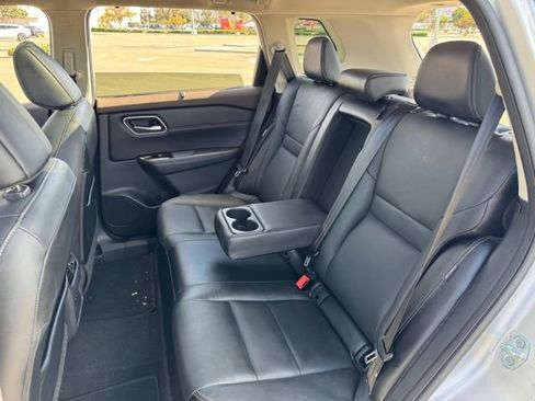 Used 2021 Nissan Rogue SL image 17