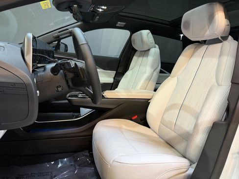 New 2026 Cadillac Lyriq Premium Luxury image 5