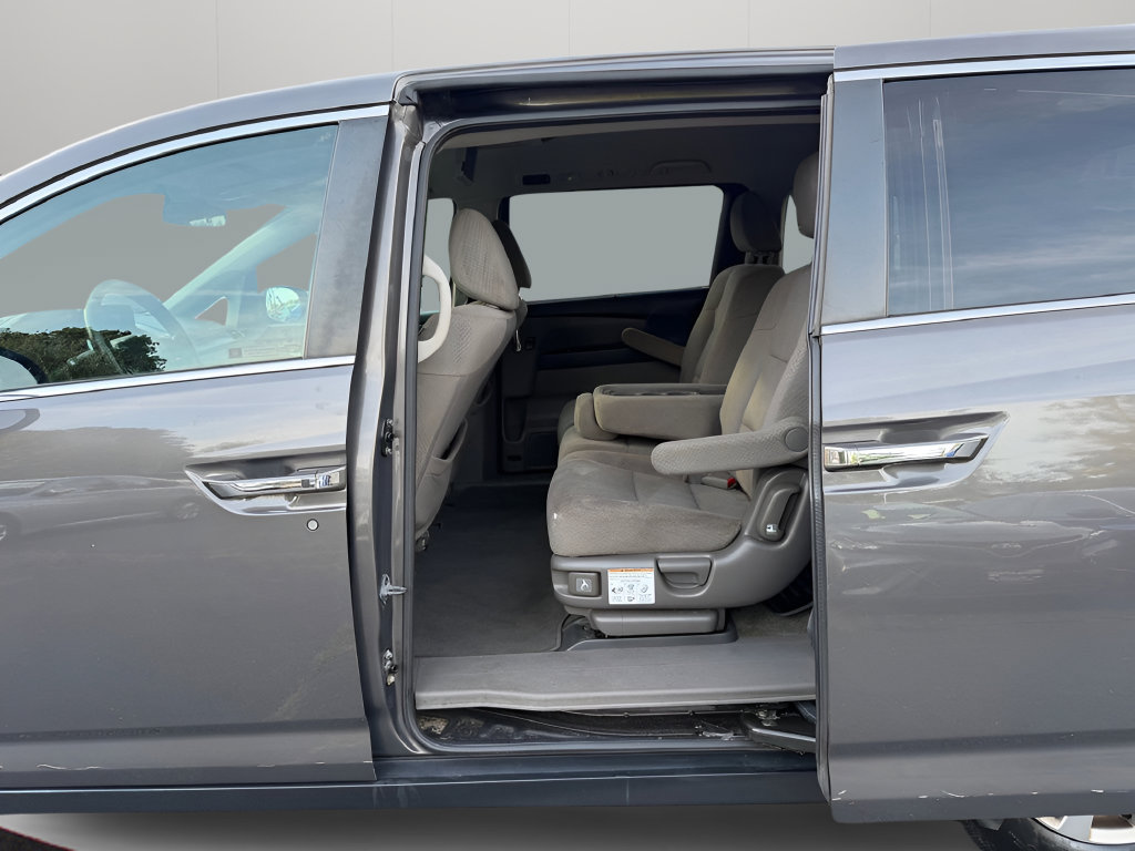 Used 2016 Honda Odyssey SE image 27