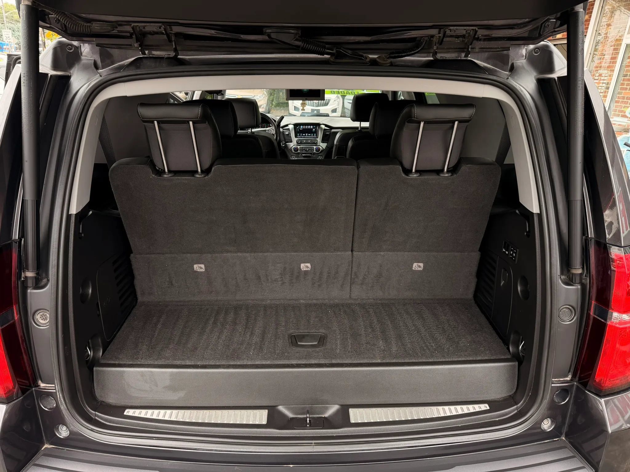 Used 2018 Chevrolet Tahoe Premier AWD/4WD image 17