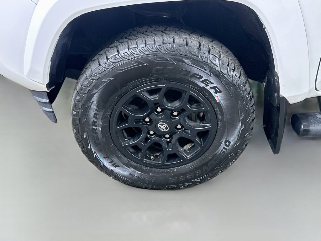 Used 2019 Toyota Tacoma SR5 RWD image 8