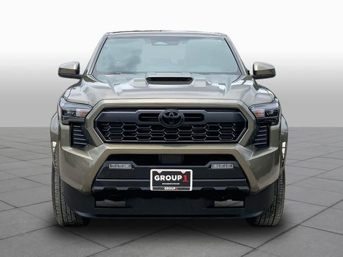 Used 2024 Toyota Tacoma TRD Sport RWD image 4