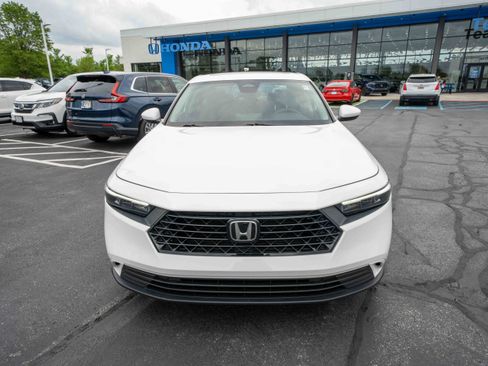 Used 2024 Honda Accord EX image 2