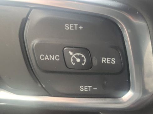 Used 2022 Jeep Wrangler Unlimited Sahara image 20