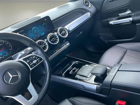 Used 2022 Mercedes-Benz GLB 250 4MATIC image 13
