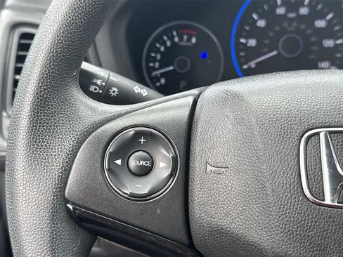 Used 2019 Honda HR-V LX image 16