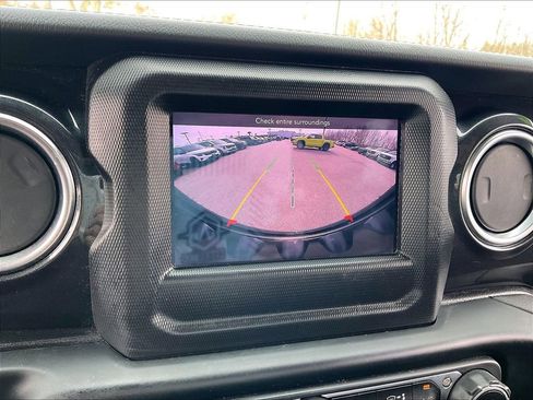 Used 2021 Jeep Wrangler Unlimited Sahara image 17