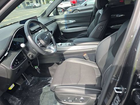 Used 2024 Genesis GV70 2.5T w/ Sport Prestige Package AWD/4WD image 3