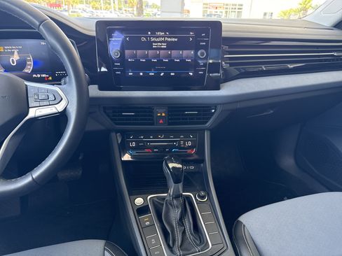Used 2025 Volkswagen Jetta SE w/ Black Wheel Package FWD image 27
