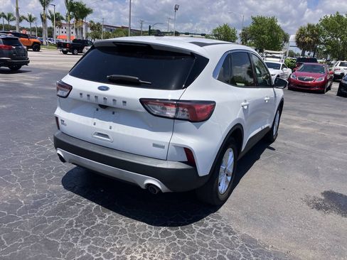 Used 2020 Ford Escape SE FWD image 4