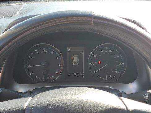 Used 2017 Toyota RAV4 LE image 27