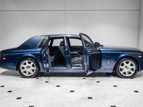 Used 2011 Rolls-Royce Phantom Sedan RWD image 26