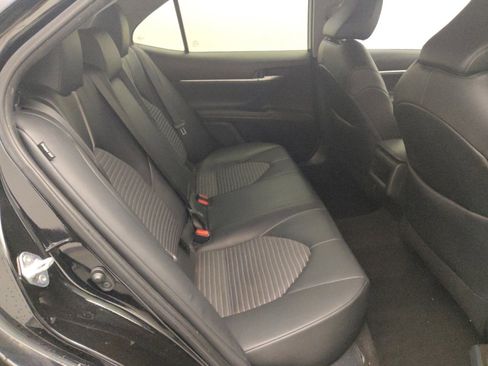 Used 2021 Toyota Camry SE image 19