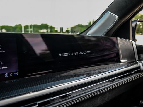 Used 2025 Cadillac Escalade V AWD/4WD image 65